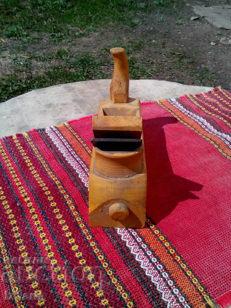 Auction Old carpentry grater Auction Old carpentry grater