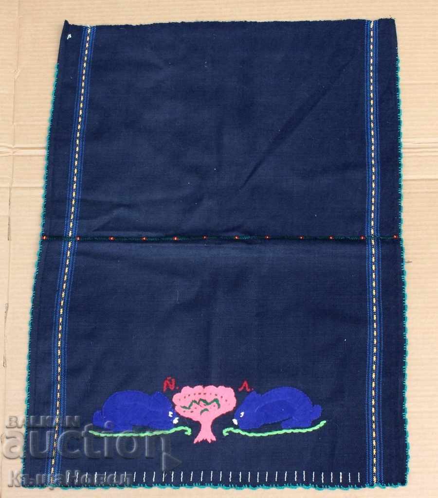 Auction AUTHENTIC EMBROIDERY APRON WASHING WHISTLE EMBROIDERY RABBITS Auction AUTHENTIC EMBROIDERY APRON WASHING WHISTLE EMBROIDERY RABBITS