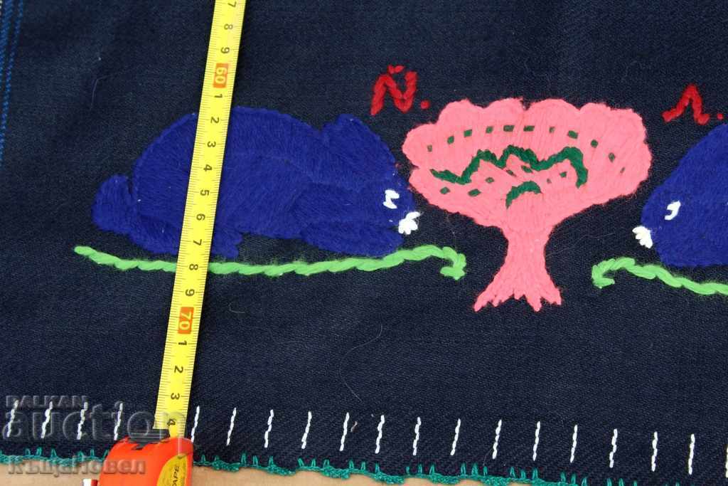 Delivery of AUTHENTIC EMBROIDERY APRON WASHING WHISTLE EMBROIDERY RABBITS Delivery of AUTHENTIC EMBROIDERY APRON WASHING WHISTLE EMBROIDERY RABBITS