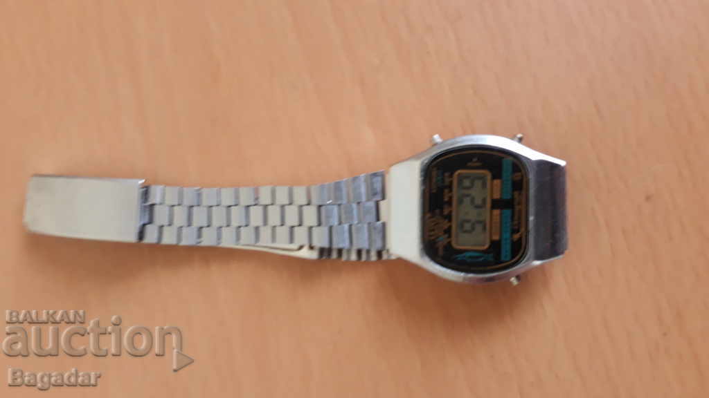 Old watch with price 15.00 BGN | € 7.67 Old watch with price 15.00 BGN | € 7.67
