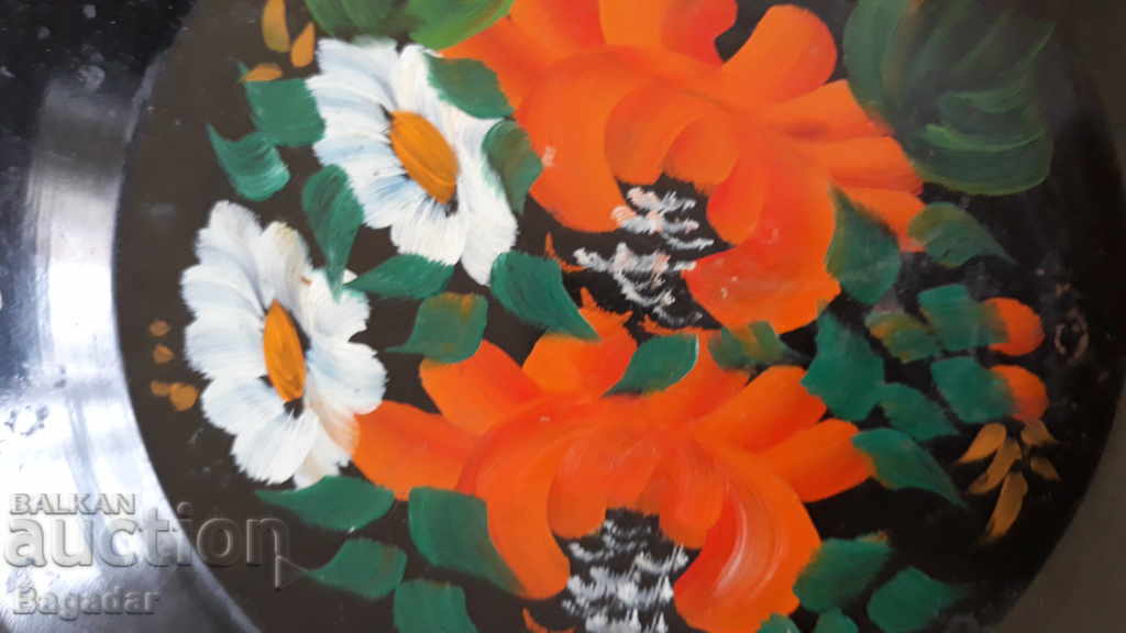 Delivery of An old hand-painted plate