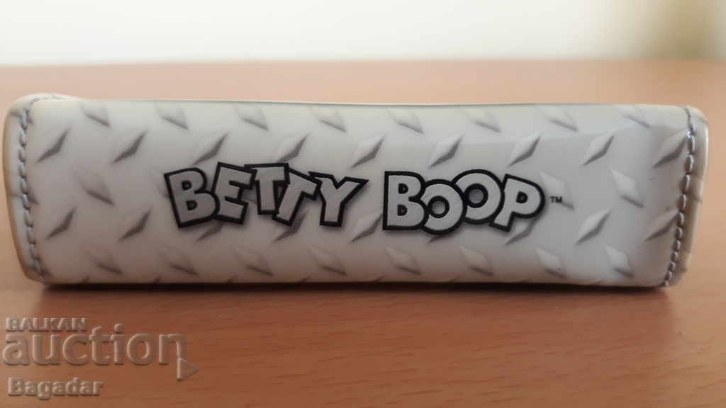 Auction  Purses for collection