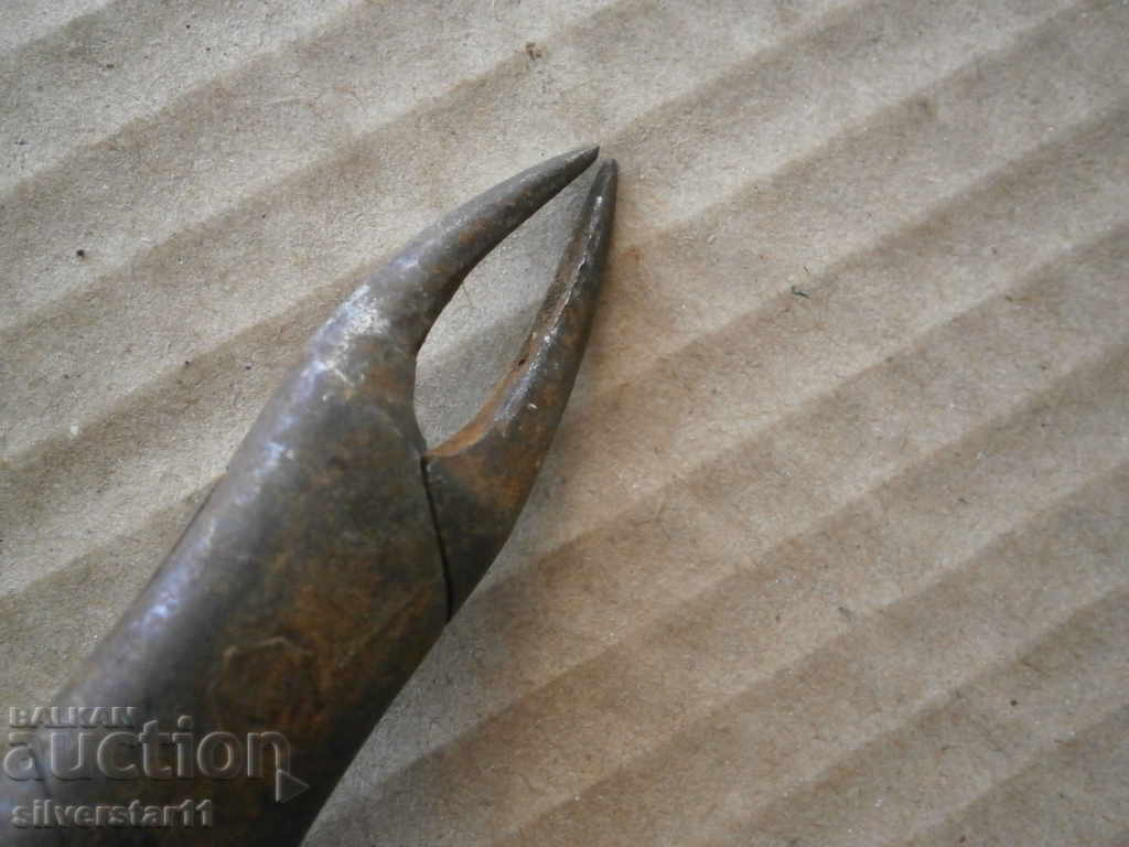 old dental pliers lot - 5 old dental pliers lot - 5