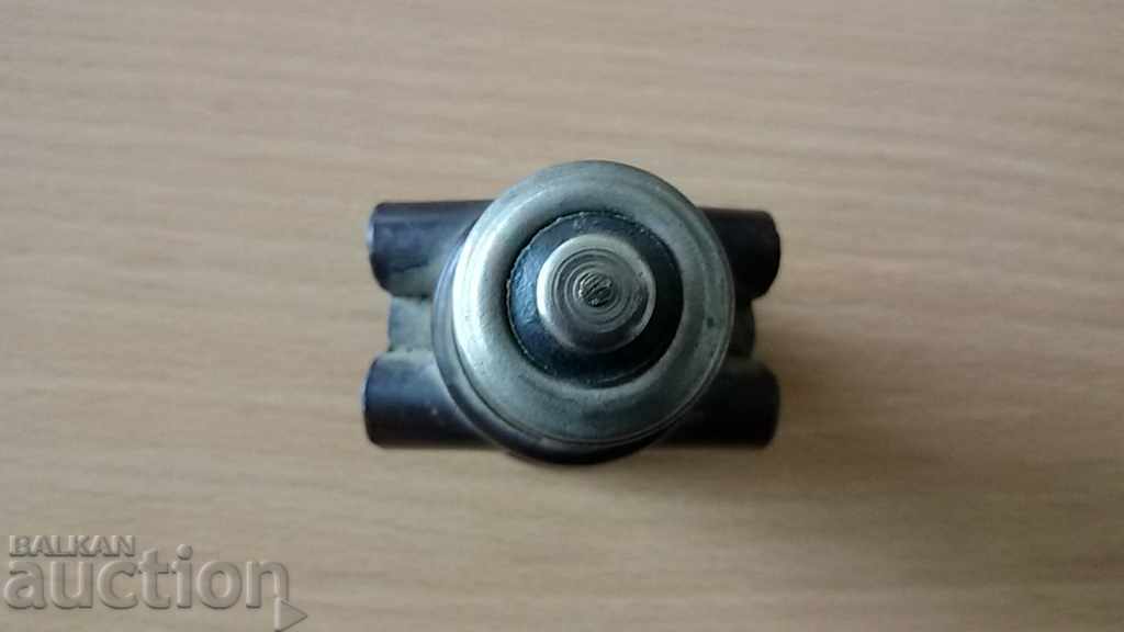 antique socket bakelite coupler - 6