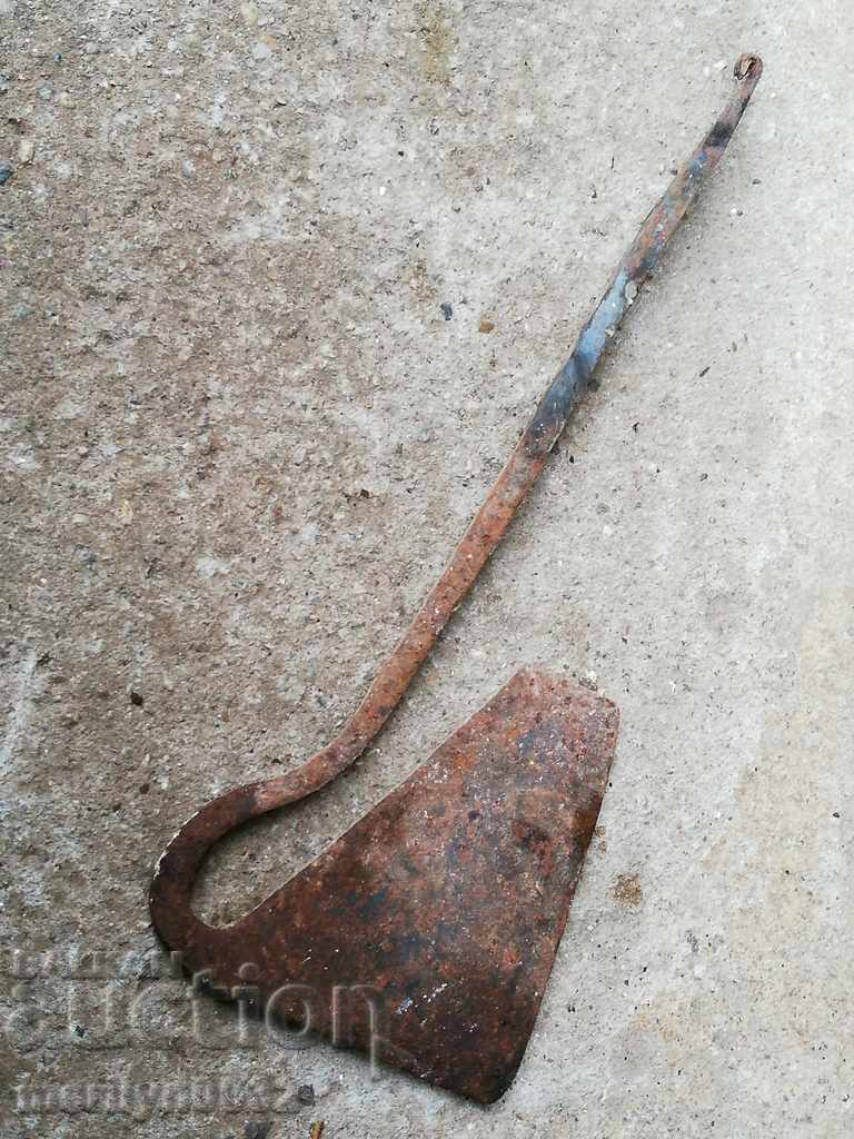 Аукцион Стара брадва топор сатър брадвичка примитив Аукцион Стара брадва топор сатър брадвичка примитив