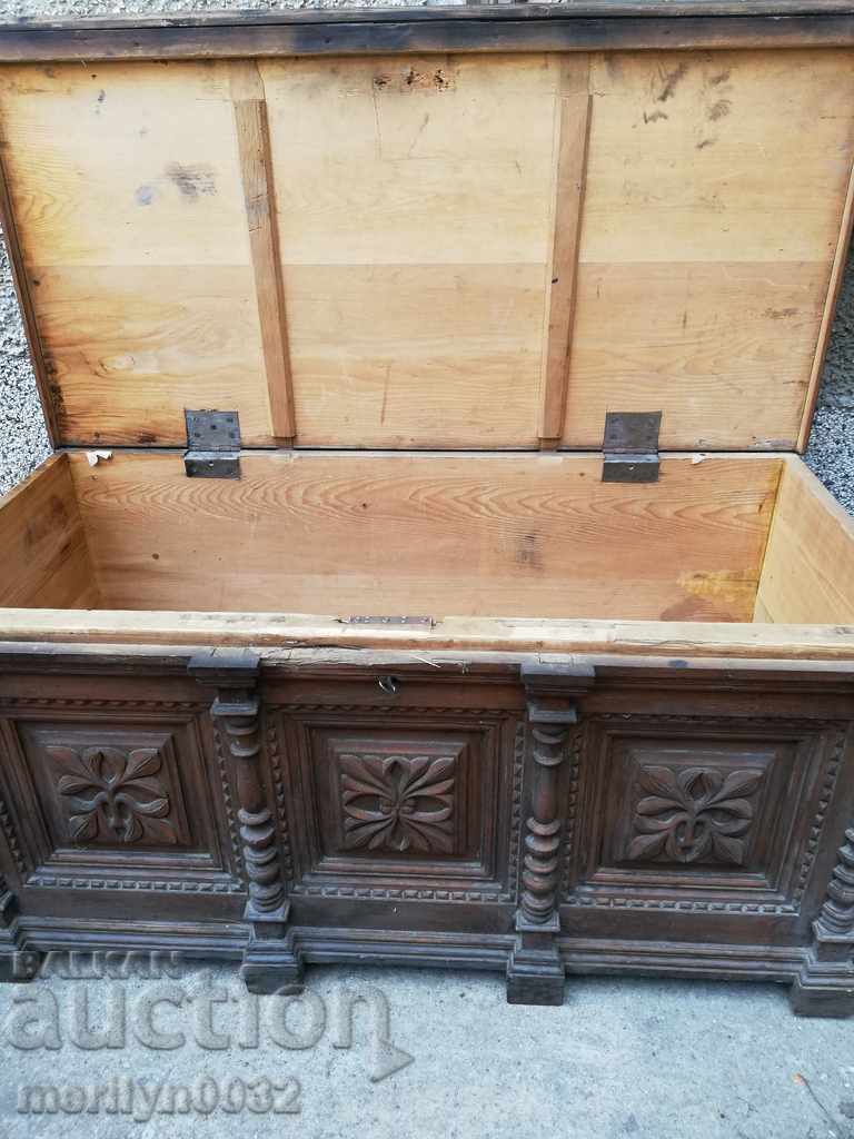 Auction An old large chest for a bridal chaise adjoined a chest of drawers Auction An old large chest for a bridal chaise adjoined a chest of drawers