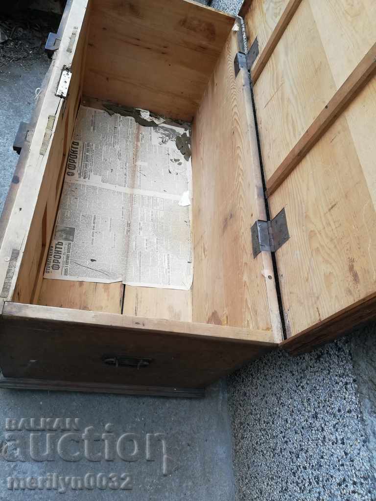 An old large chest for a bridal chaise adjoined a chest of drawers - 5 An old large chest for a bridal chaise adjoined a chest of drawers - 5