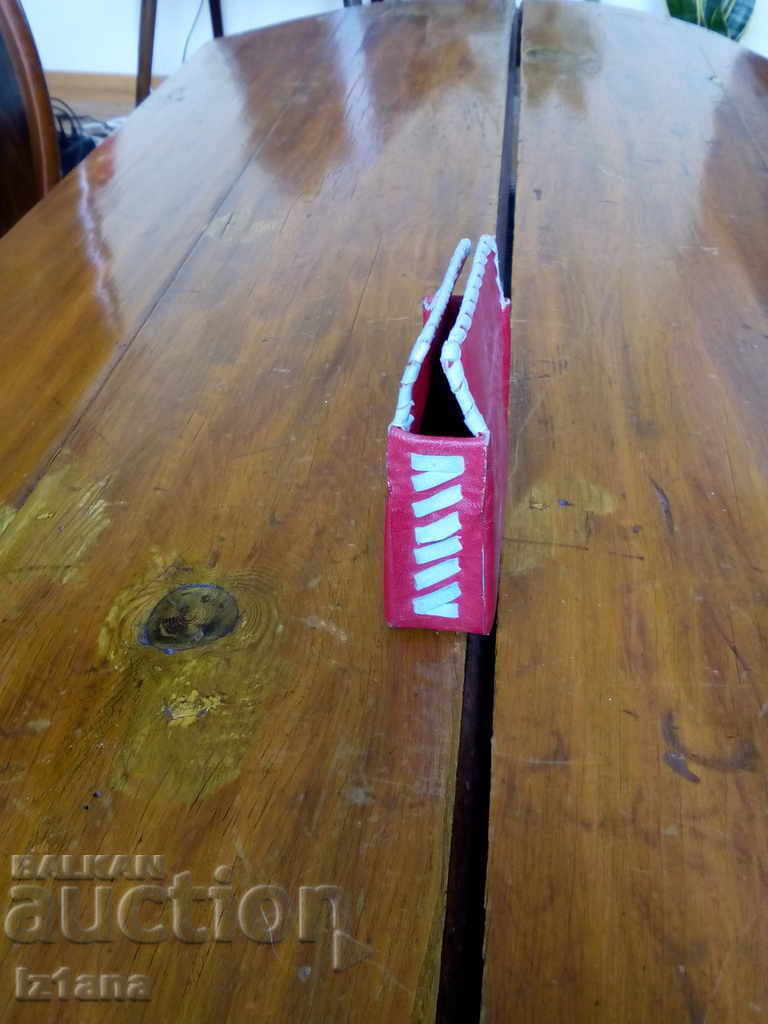 Livrarea Husă veche din piele pentru carduri Balkanurist Livrarea Husă veche din piele pentru carduri Balkanurist