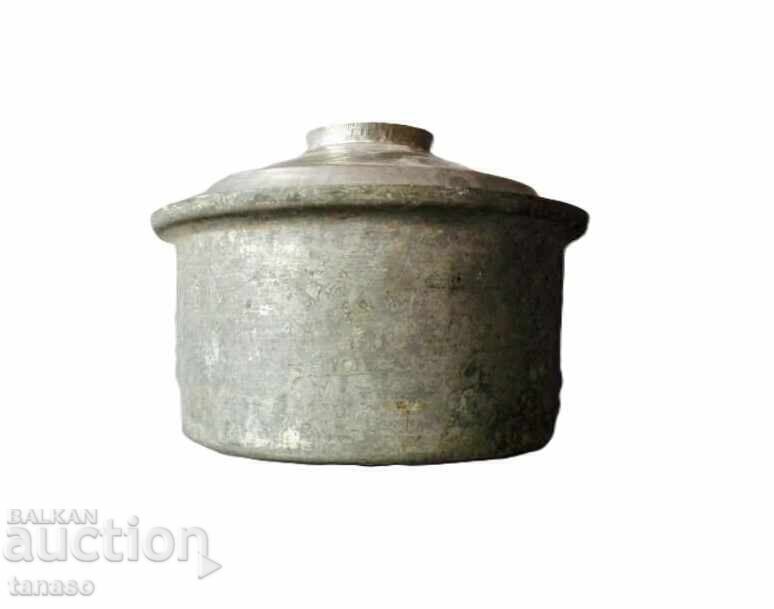 Delivery of Old tin-plated copper pot with lid, bakır