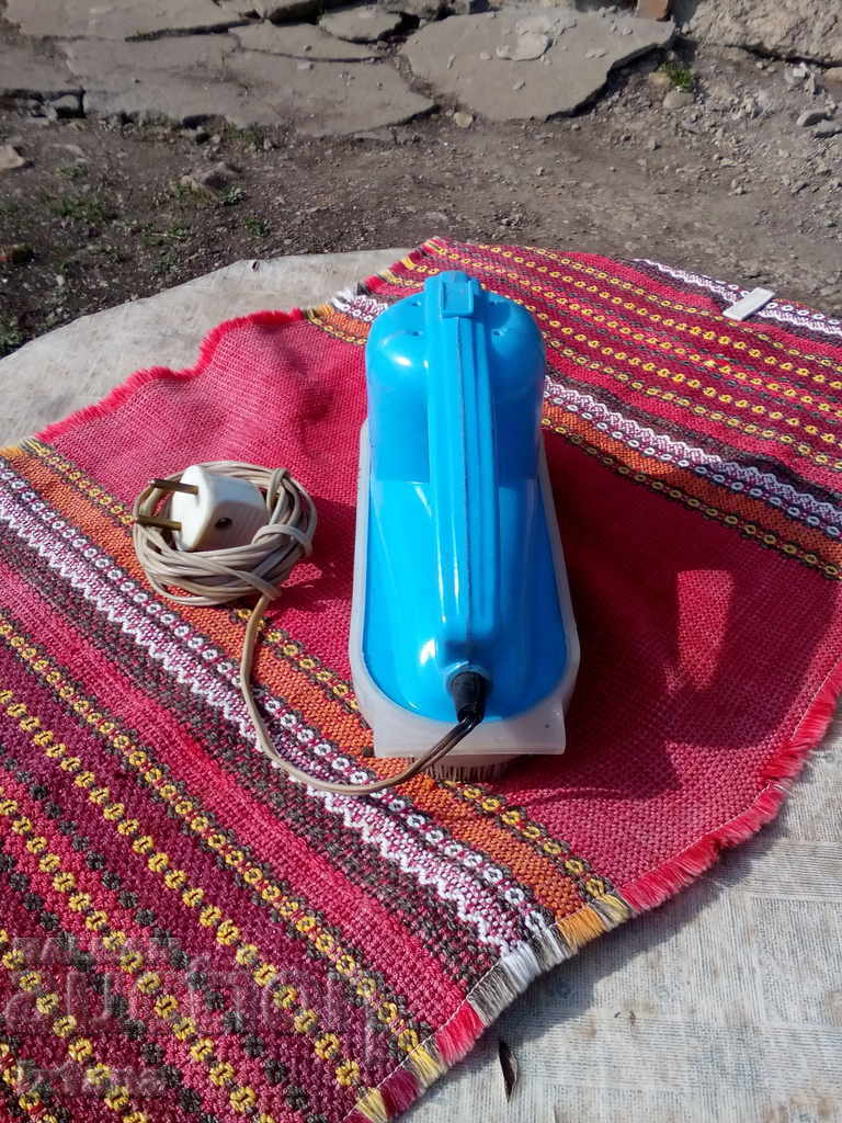 Old vacuum cleaner, clothes brush - 5 Old vacuum cleaner, clothes brush - 5