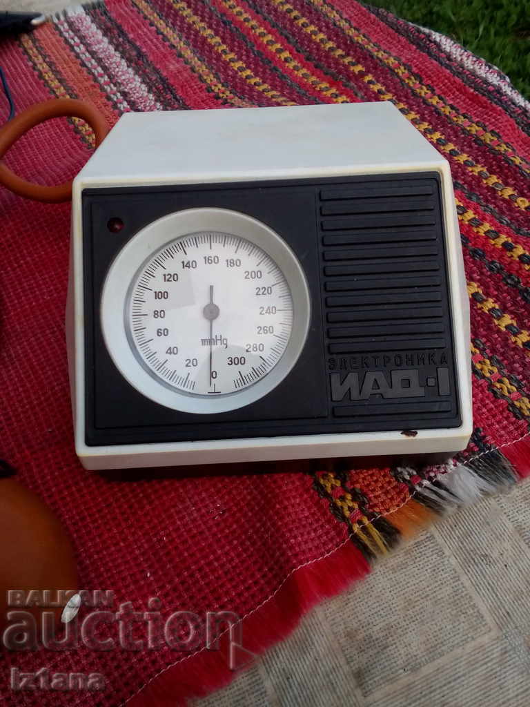 Auction Old blood pressure device Electronics IAD-1 Auction Old blood pressure device Electronics IAD-1