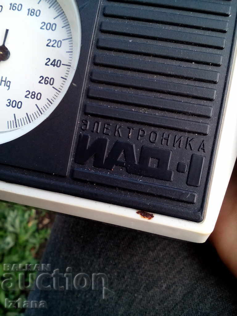 Old blood pressure device Electronics IAD-1 - 6 Old blood pressure device Electronics IAD-1 - 6