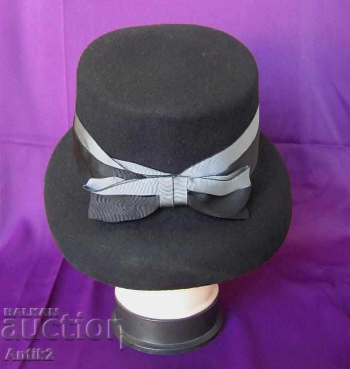 Auction  The 20 Original Ladies Hat Felts