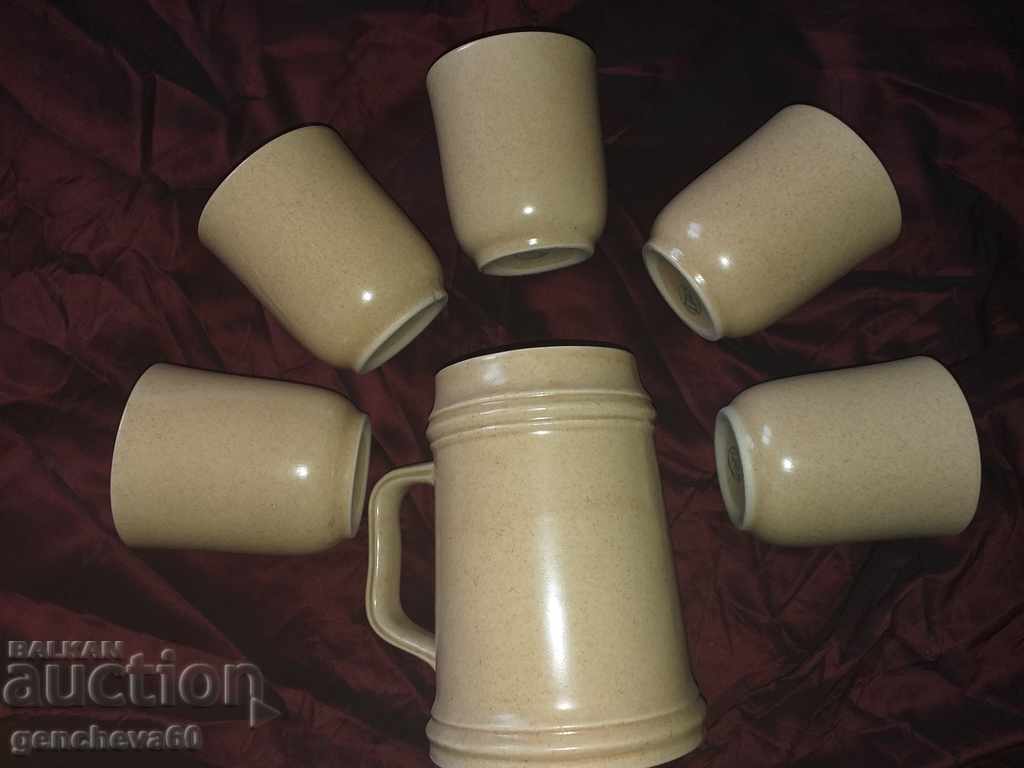 Set de vin antic / ceramica glazurata cu preț 15.00 BGN | € 7.67 Set de vin antic / ceramica glazurata cu preț 15.00 BGN | € 7.67