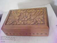 Стара кутия дърворезба 2