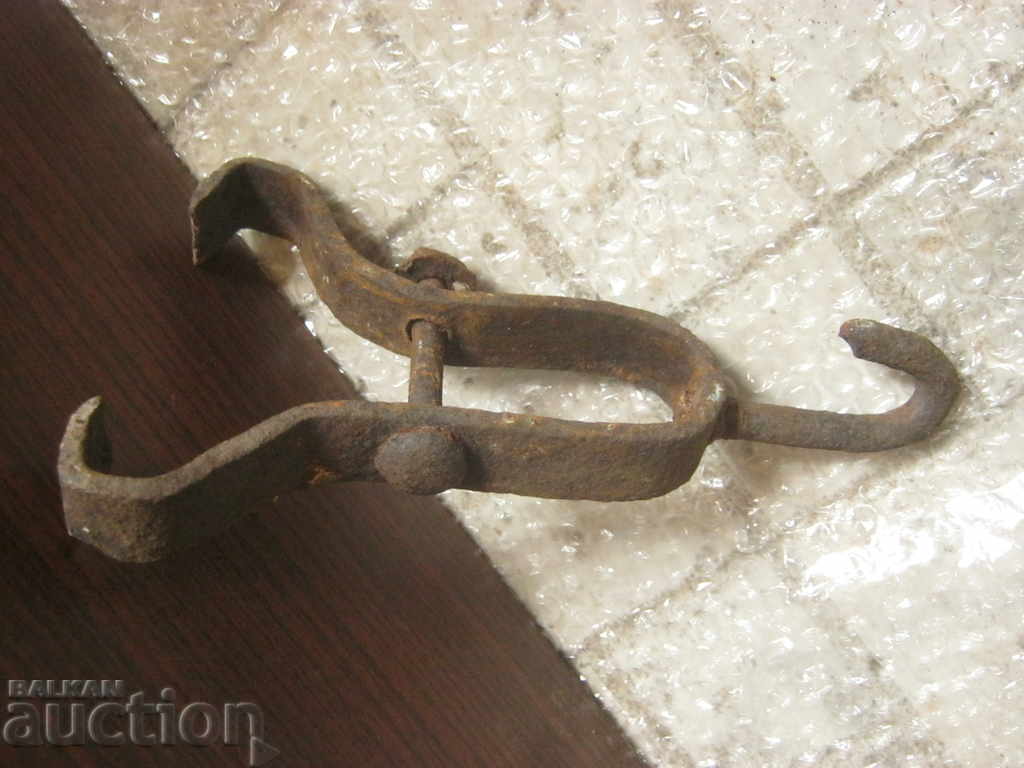 Стара кука. с цена 11.90 лв. | € 6.08 Стара кука. с цена 11.90 лв. | € 6.08