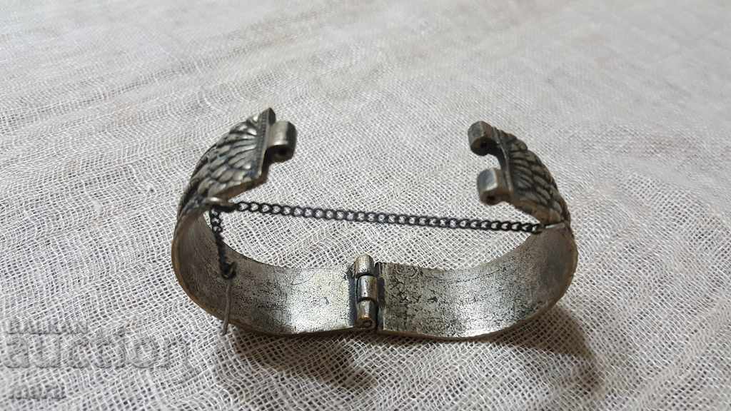 Delivery of Renaissance bracelet 1 Delivery of Renaissance bracelet 1