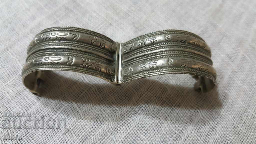 Delivery of Renaissance bracelet 2