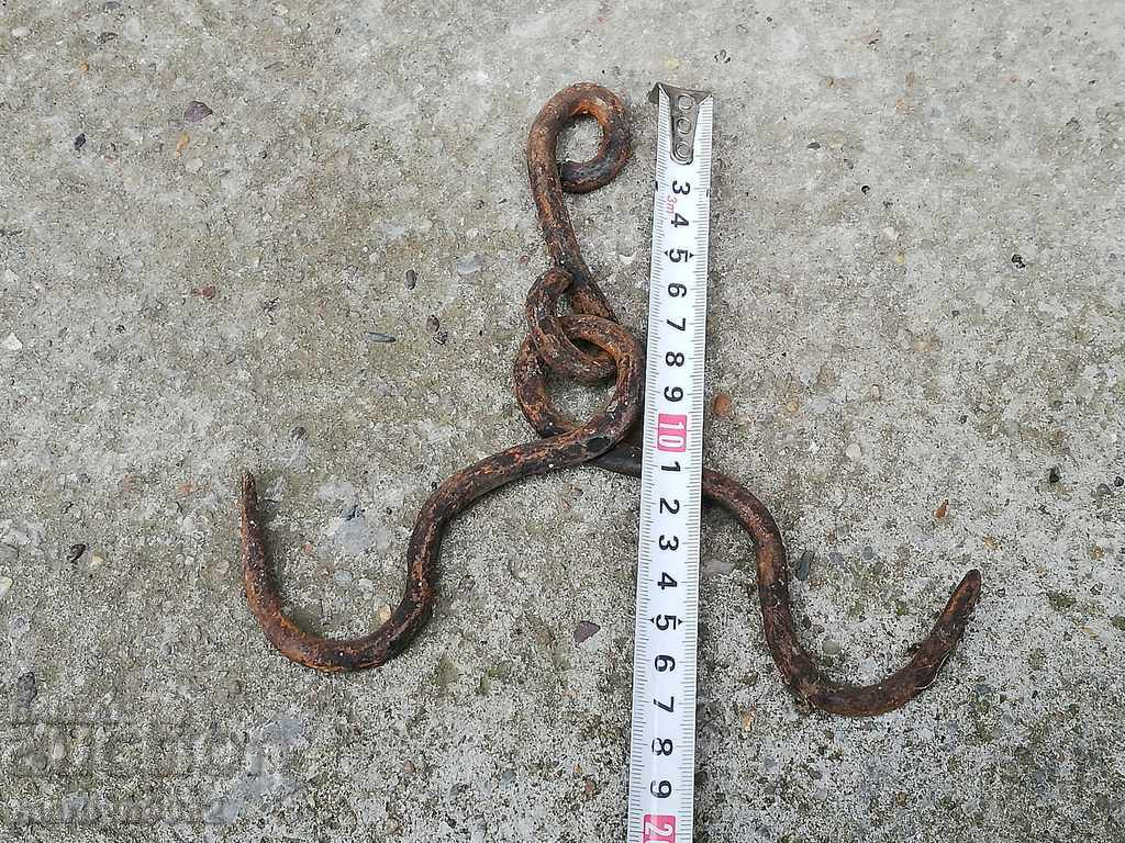 Delivery of An old forged scraping hook, double twin