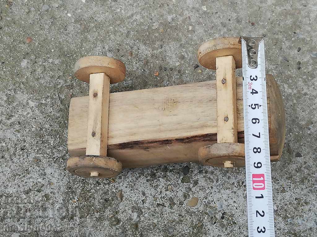 Old wood carved wood saucer primitive with price 50.00 BGN | € 25.56 Old wood carved wood saucer primitive with price 50.00 BGN | € 25.56