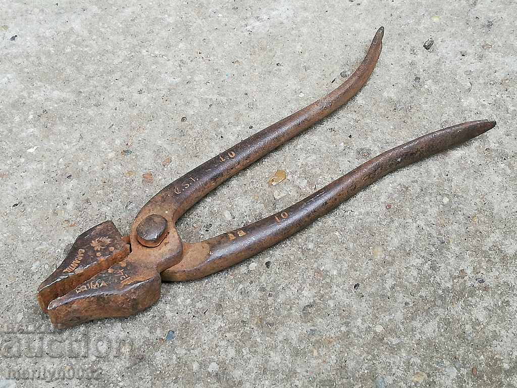 Auction Old army pliers of a gunner Auction Old army pliers of a gunner