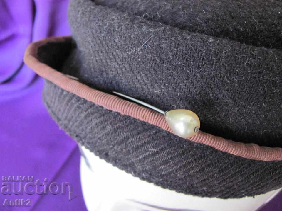 Auction  19th Century Ladies Wool Hat