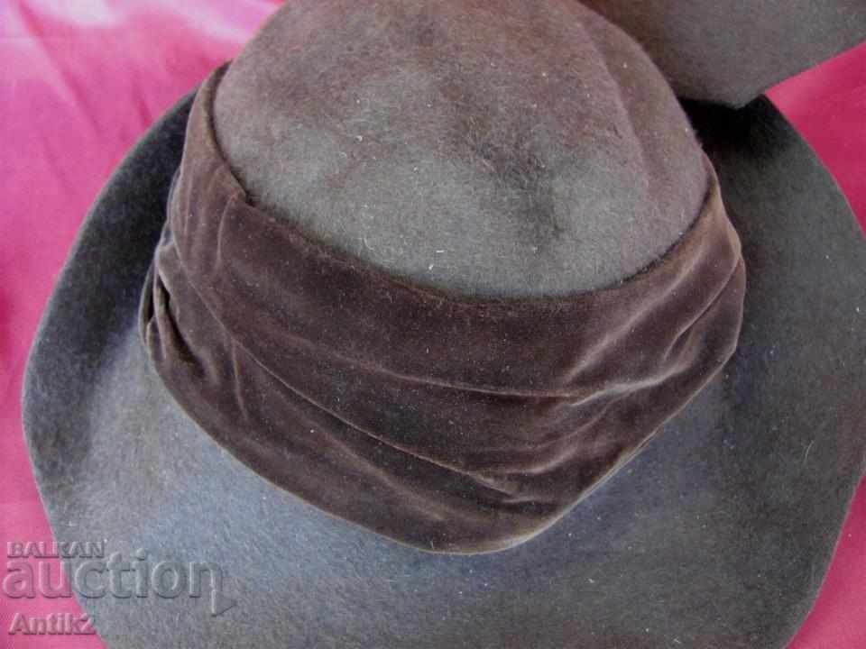 The 20 Ladies Hat with Velvet Velvet - 6 The 20 Ladies Hat with Velvet Velvet - 6