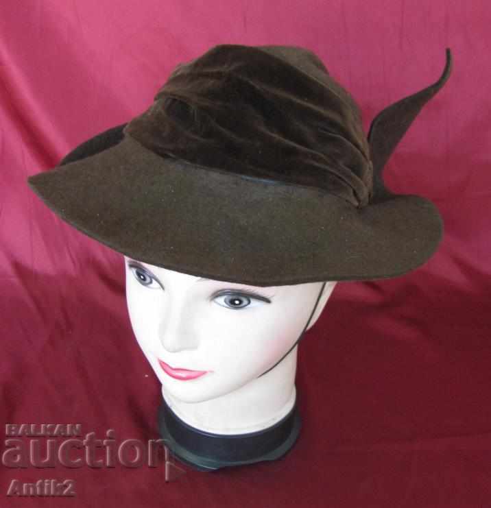 The 20 Ladies Hat with Velvet Velvet