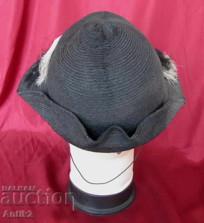 Delivery of The 30 Ladies Hat