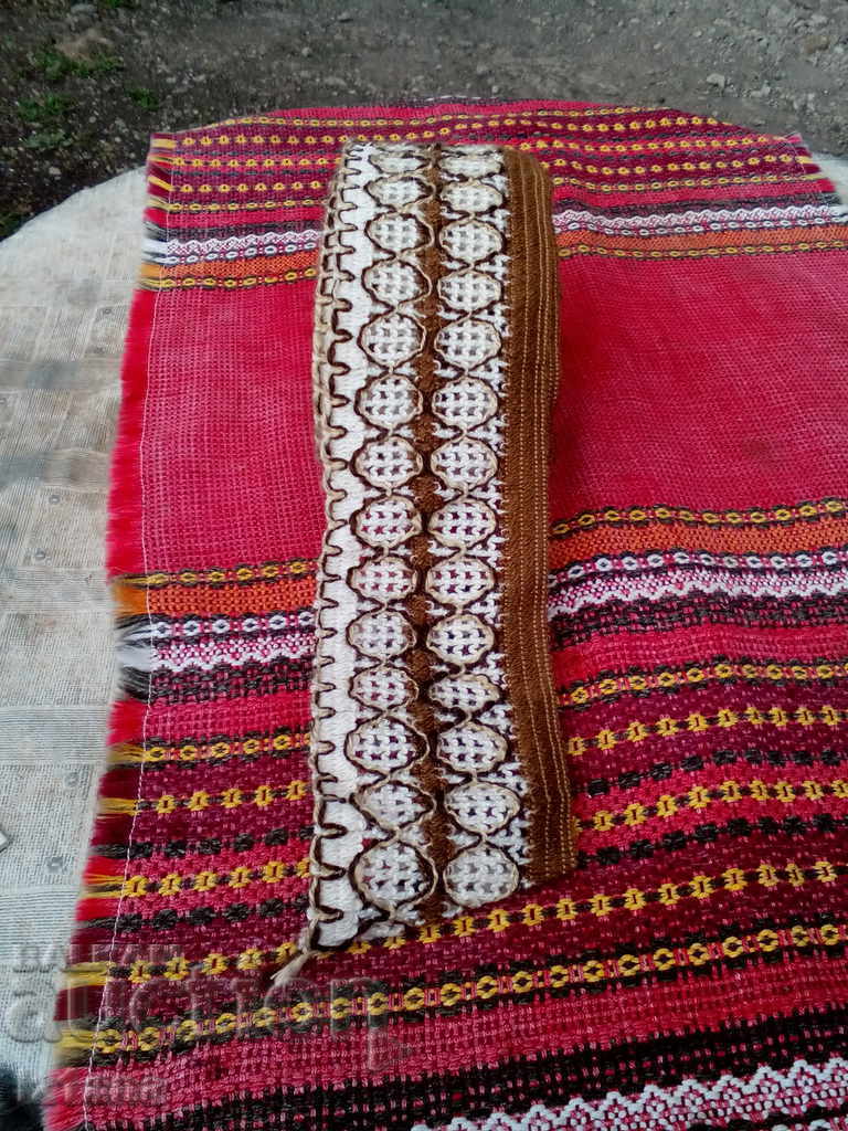 Old lace with price 25.00 BGN | € 12.78 Old lace with price 25.00 BGN | € 12.78