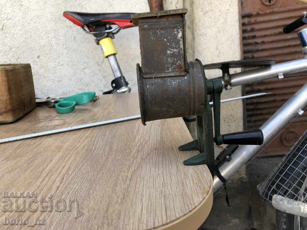 9891. OLD MILK FOR NUTS NUTS with price 12.00 BGN | € 6.14 9891. OLD MILK FOR NUTS NUTS with price 12.00 BGN | € 6.14