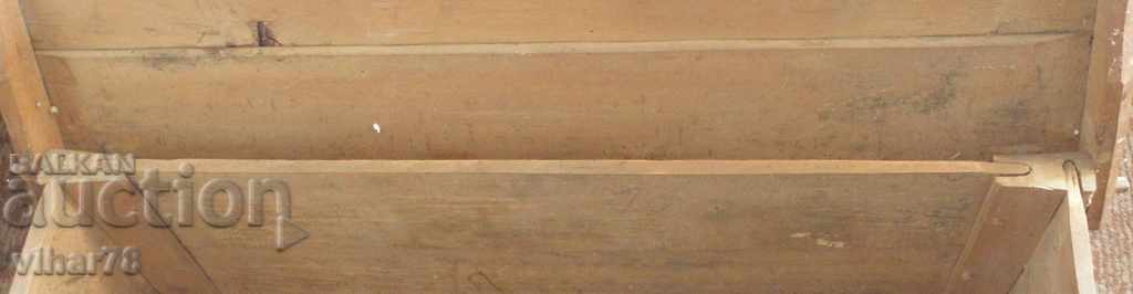 OLD CHEST, CHEST, CHASE - 5 OLD CHEST, CHEST, CHASE - 5