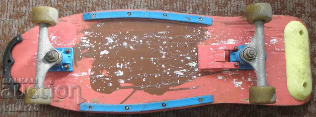 An old skateboard with price 59.99 BGN | € 30.67 An old skateboard with price 59.99 BGN | € 30.67