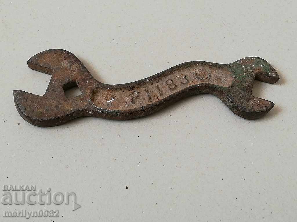 Стар ключ от железарска работилница