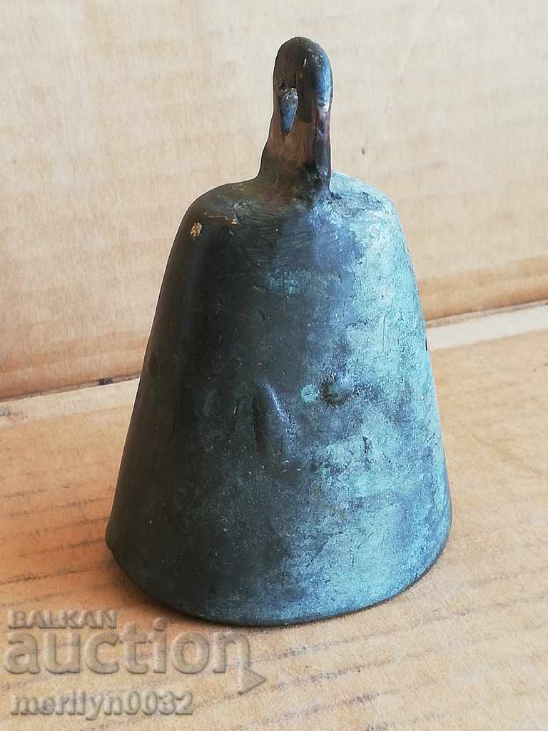 Auction  Old bronze vat, bell, clapper, bell