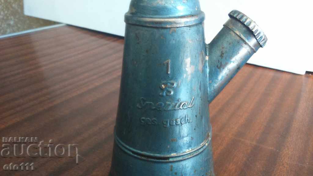 STARA GERMAN AUTOMOBILE MASSLONKA - GARSONA with price 40.00 BGN | € 20.45 STARA GERMAN AUTOMOBILE MASSLONKA - GARSONA with price 40.00 BGN | € 20.45