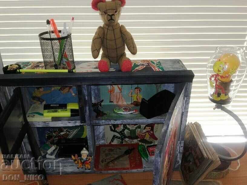 Дървен Детски шкаф