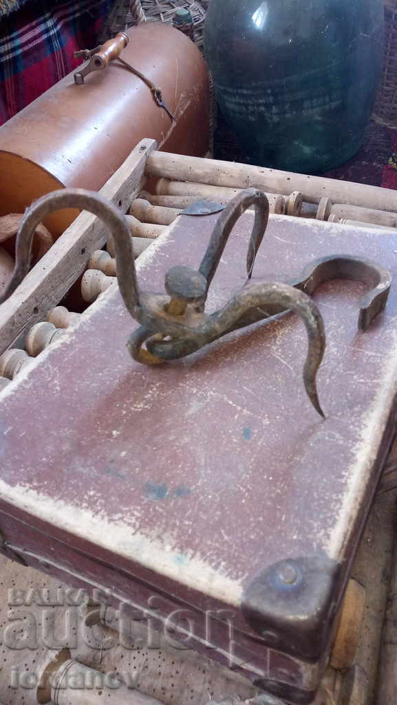 An old forged cop with price 25.00 BGN | € 12.78 An old forged cop with price 25.00 BGN | € 12.78