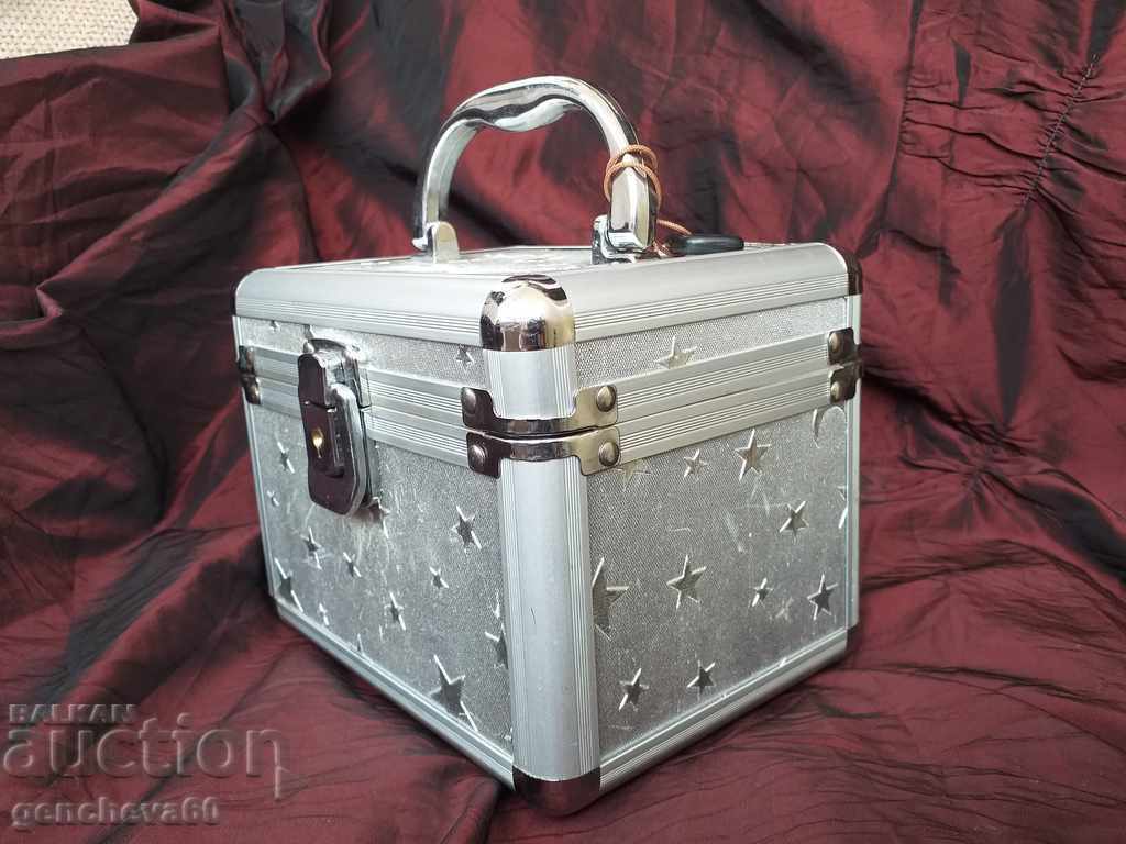 Auction Aluminum briefcase with keys/SOTCA Auction Aluminum briefcase with keys/SOTCA