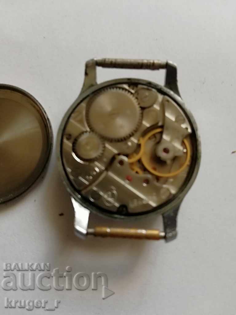 Σπάνιο ρολόι EAST με τιμή 35.00 BGN | € 17.90 Σπάνιο ρολόι EAST με τιμή 35.00 BGN | € 17.90