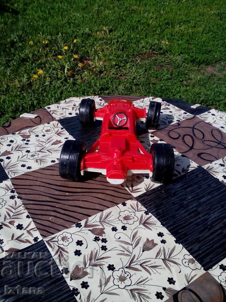 Delivery of Old toy car Delivery of Old toy car