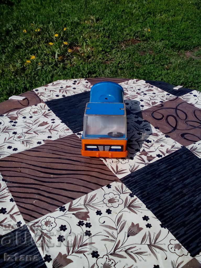 Old toy truck, truck with price 20.00 BGN | € 10.23 Old toy truck, truck with price 20.00 BGN | € 10.23