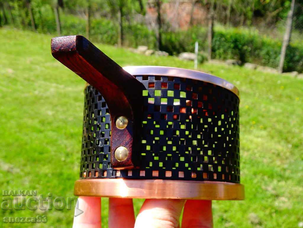 Δημοπρασία Χάλκινο μαγκάλι για θέρμανση, κηροπήγιο, απωθητικό.