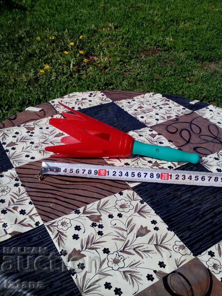 Old toy with price 5.00 BGN | € 2.56 Old toy with price 5.00 BGN | € 2.56