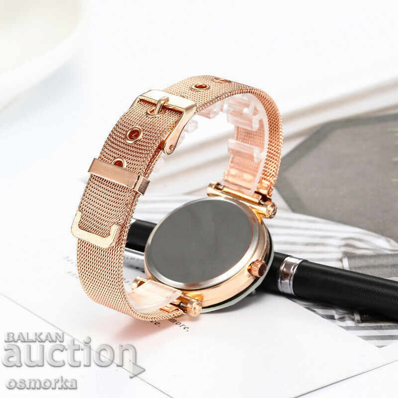 Красив дамски часовник с метална каишка верижка черно сиво с цена 12.00 лв. | € 6.14 Красив дамски часовник с метална каишка верижка черно сиво с цена 12.00 лв. | € 6.14