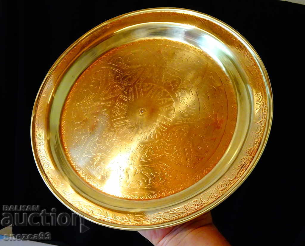 Delivery of Antique bronze tray 26 cm Delivery of Antique bronze tray 26 cm