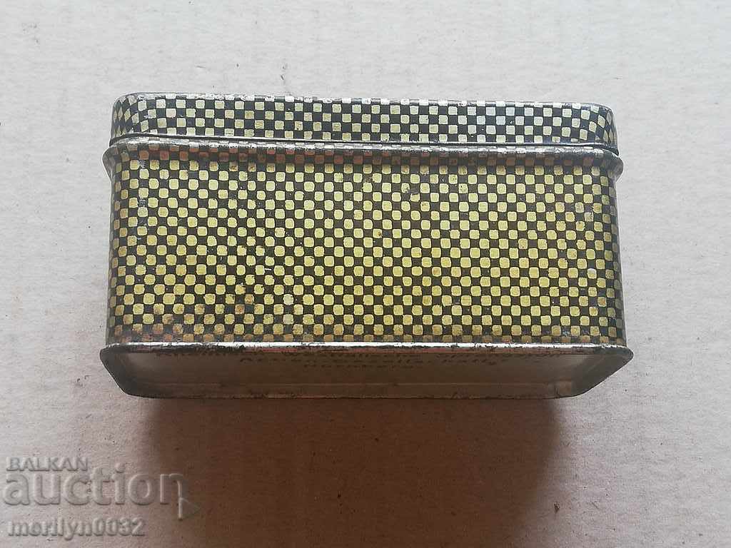 Delivery of Old German box for flea cartridge 9mm Delivery of Old German box for flea cartridge 9mm