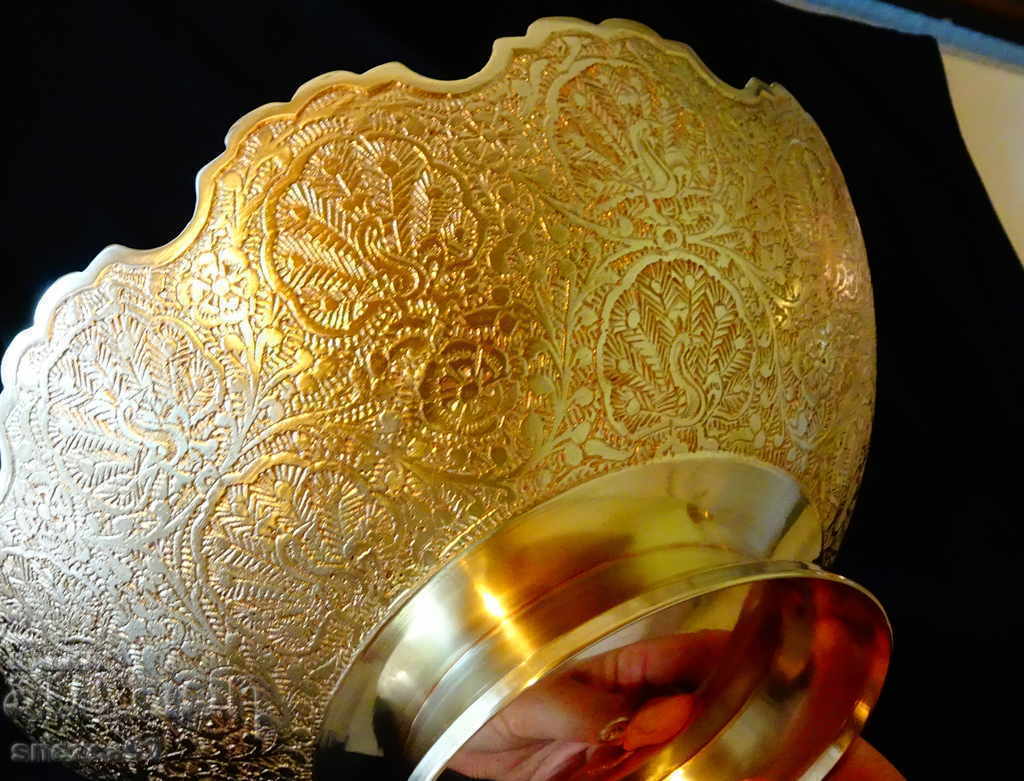 Delivery of Bronze fruit bowl, salad bowl with peacocks, 780 gr Delivery of Bronze fruit bowl, salad bowl with peacocks, 780 gr