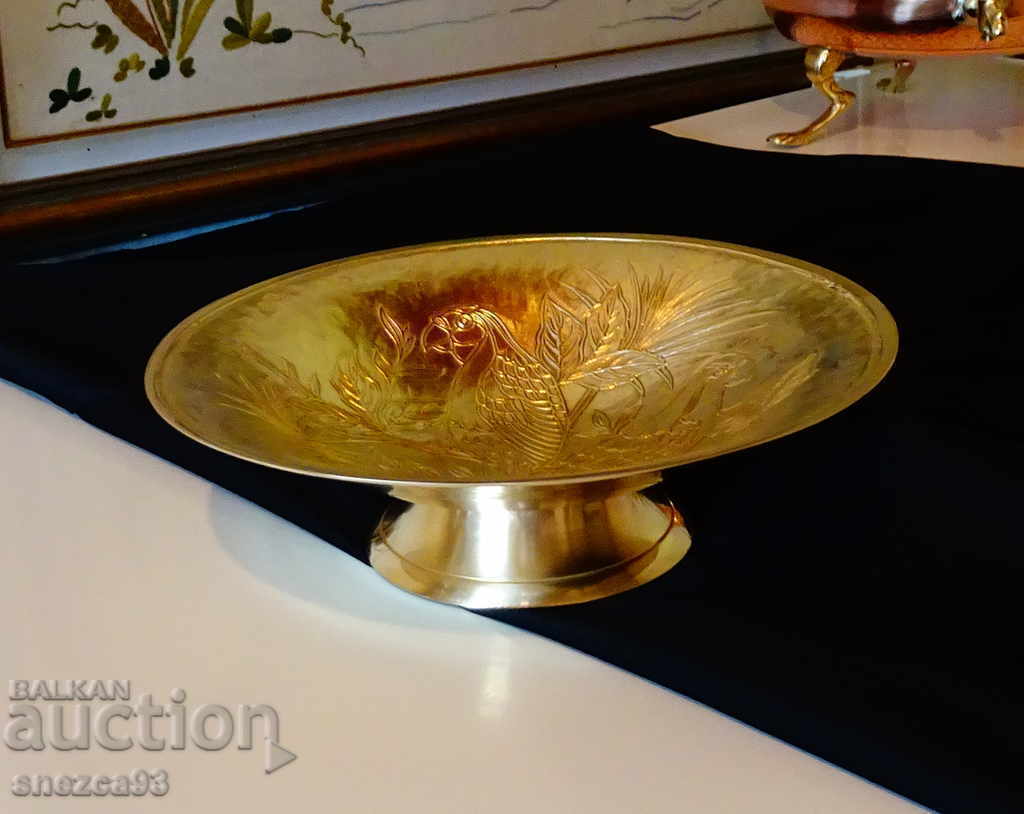 Tall bronze fruit bowl with parrots 430 g with price 39.00 BGN | € 19.94 Tall bronze fruit bowl with parrots 430 g with price 39.00 BGN | € 19.94