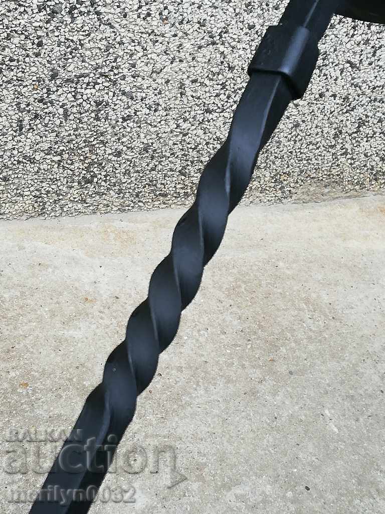 Livrarea Sfeșnic vechi forjat, lumânare, sfeșnic din fier forjat Livrarea Sfeșnic vechi forjat, lumânare, sfeșnic din fier forjat